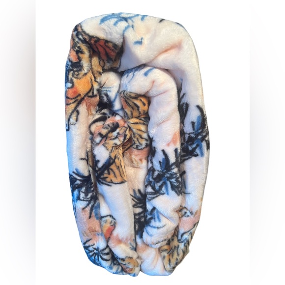 House of Verdi NWT Queen Size Ultra Soft Tiger Printed 90” x 90” Plush Blanket - Picture 3 of 7